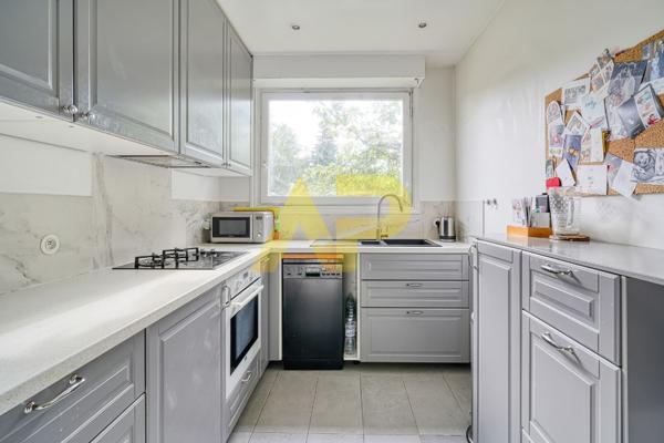 Appartement 3 pièce(s) 71 m2 €369 000 ** - Référence 505