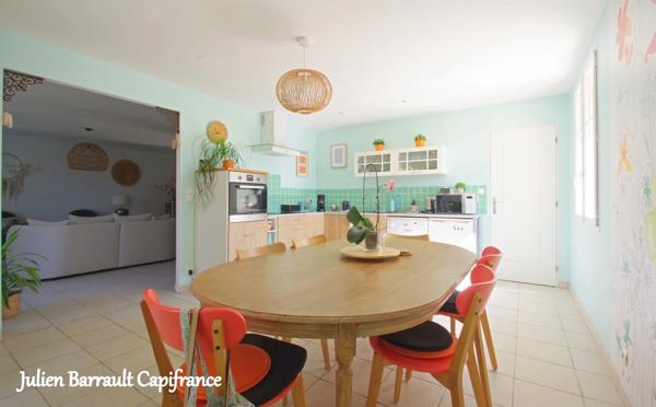 Maison familiale en pierre de 150m² avec 3 chambres rénovée en 2006 sur un terrain arboré et clos de 1617 m²