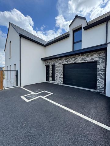 Maison contemporaine à Saint Barthelemy D Anjou, parc de Pignerolles de 6 pièces