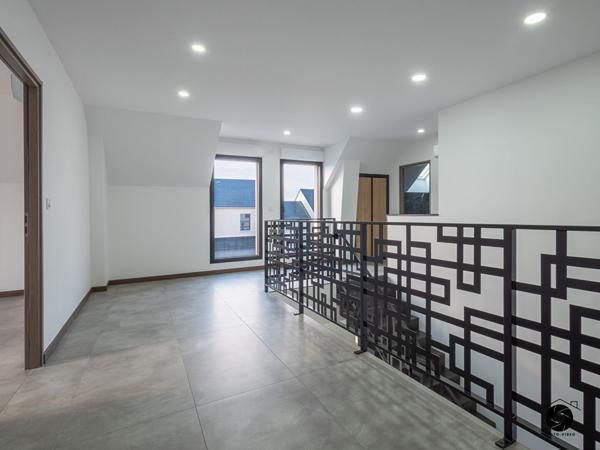 Maison contemporaine à Saint Barthelemy D Anjou, parc de Pignerolles de 6 pièces