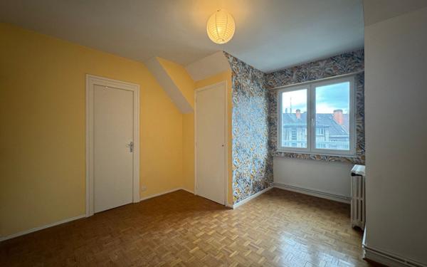 Appartement à vendre    4 pièces • 136 m2 Valenciennes