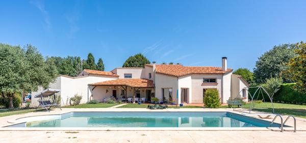 47300 VILLENEUVE SUR LOT Magnifique Maison d'architecte avec piscine à Villeneuve-sur-Lot