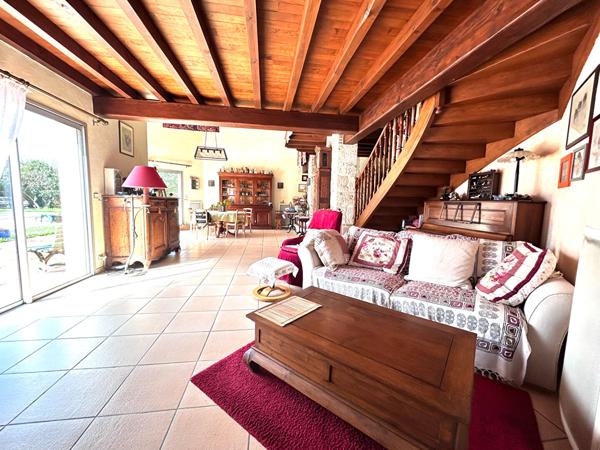 47300 VILLENEUVE SUR LOT Magnifique Maison d'architecte avec piscine à Villeneuve-sur-Lot