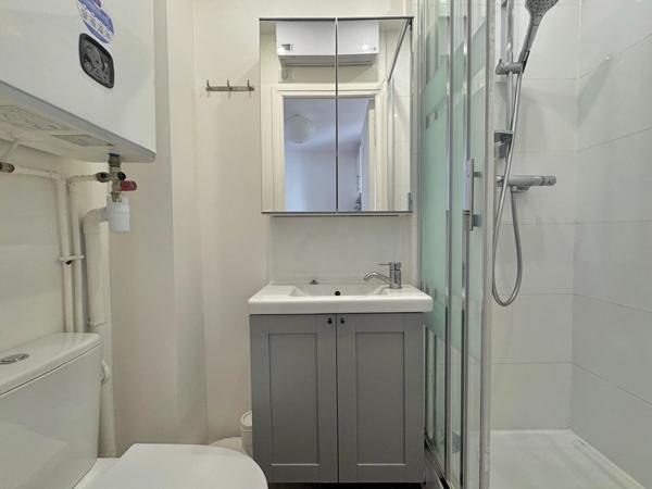 Appartement Paris 1 pièce(s) 16 m2