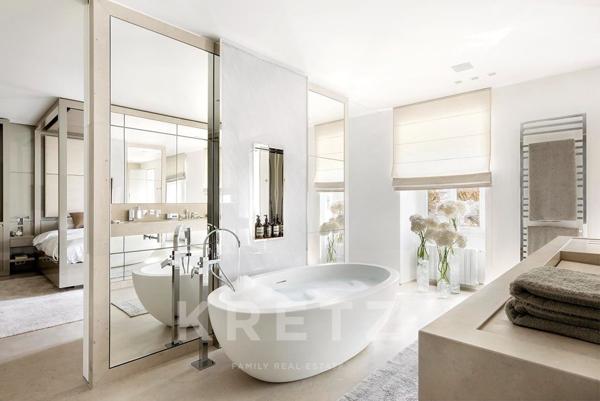 Hotel Particulier familial en pierre de taille à deux pas du bois.