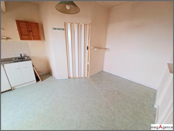 Appartement à FOUGERES, 35300 - 1 pièce 16m²