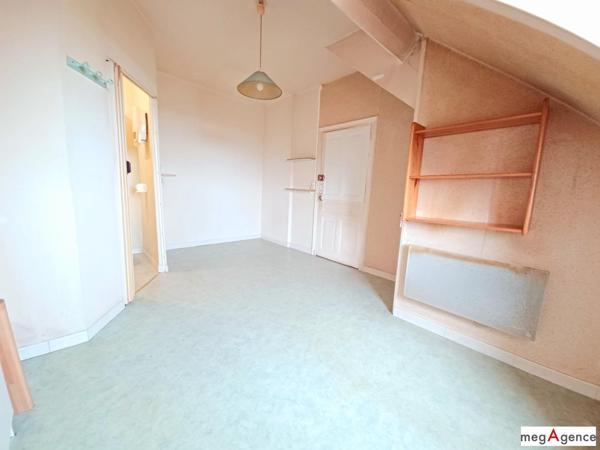 Appartement à FOUGERES, 35300 - 1 pièce 16m²