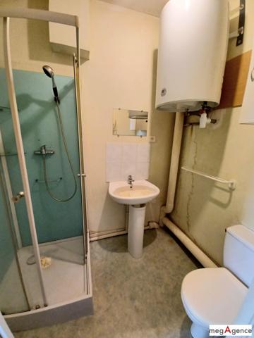 Appartement à FOUGERES, 35300 - 1 pièce 16m²
