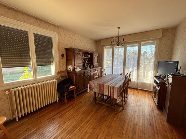 Pavillon des années 60 à SAINT MARTIN  L'ARS