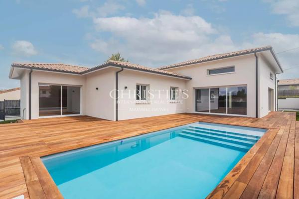 Belle maison contemporaine au cœur de Sadirac