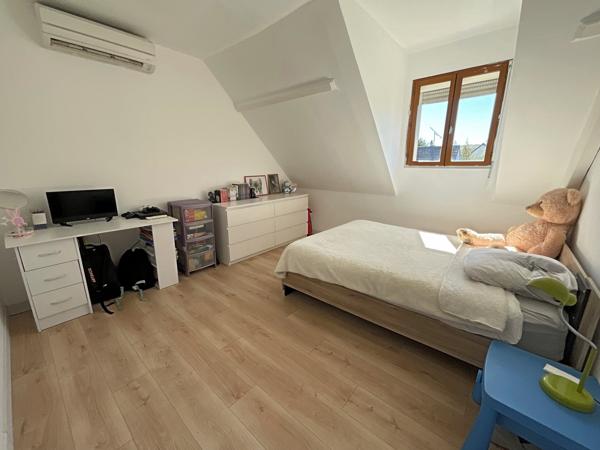 À vendre - Maison individuelle, 6 pièces située à Rosny-sur-Seine (78710)