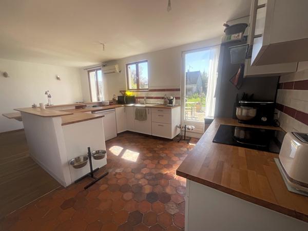 À vendre - Maison individuelle, 6 pièces située à Rosny-sur-Seine (78710)