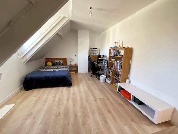 À vendre - Maison individuelle, 6 pièces située à Rosny-sur-Seine (78710)