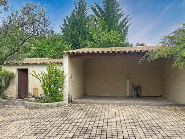 Maison Pierrevert, 6 pièces,142 m2, terrasses, piscine, et dépendances