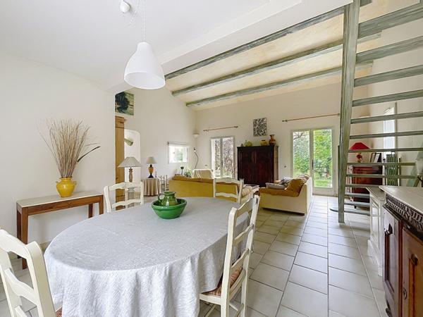 Maison Pierrevert, 6 pièces,142 m2, terrasses, piscine, et dépendances