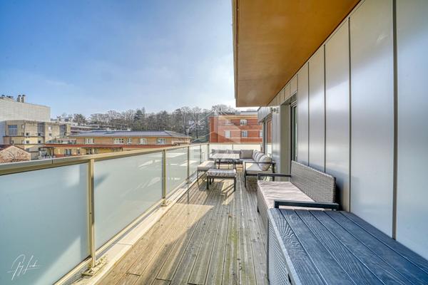 Chaville Centre-ville - Appartement 3 pièces de 64,83 m² avec terrasse de 17,48 m² et parking