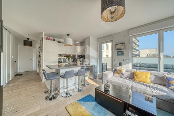 Chaville Centre-ville - Appartement 3 pièces de 64,83 m² avec terrasse de 17,48 m² et parking
