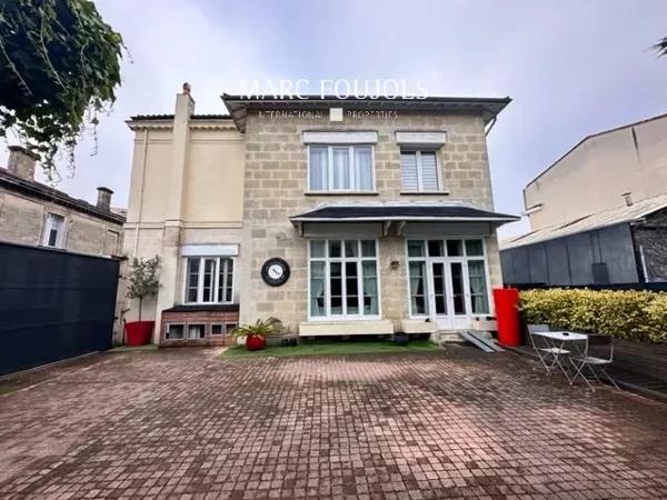 Bordeaux : Maison de ville avec dépendance et jardin avec piscine
