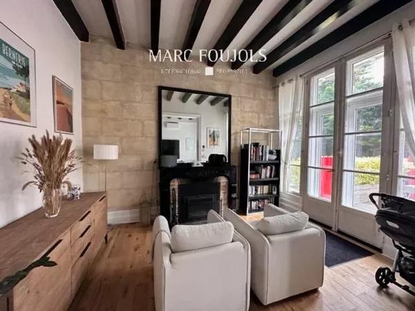 Bordeaux : Maison de ville avec dépendance et jardin avec piscine