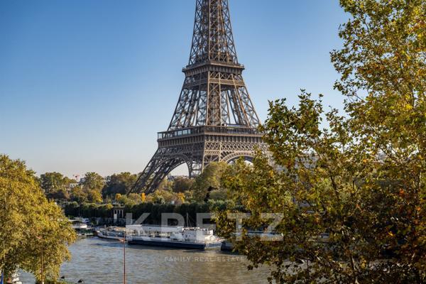 Appartement de réception rénové avec vue sur la  Tour Eiffel