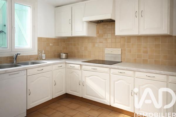 Maison à vendre 5 pièces 96 m² Peyrolles-en-Provence