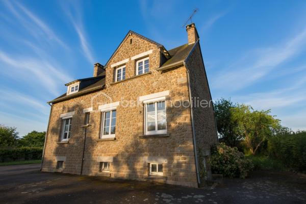 Située à Saint-Hilaire-du-Harcouët, cette élégante maison de maître en pierre d’environ 150 m² séduit par son charme et son environnement verdoyant. Édifiée sur un terrain arboré d’environ 1 300 m², elle offre un cadre de vie paisible tout en restant proche des commodités.

Au rez-de-chaussée, vous découvrirez :
- une vaste entrée accueillante,
- un séjour lumineux avec cheminée, idéal pour des moments chaleureux,
- une cuisine aménagée,
- deux chambres,
- une salle de bains 
- un WC

À l’étage, l’espace nuit se compose de :
- trois belles chambres supplémentaires,
- une salle d’eau avec WC

La maison dispose également de nombreux atouts :
- chauffage par aérothermie,
- huit panneaux solaires,
- garage,
- Vide sanitaires 

À l’extérieur, vous profiterez d’un beau jardin arboré, parfait pour se détendre et profiter des beaux jours.
Une maison pleine de caractère, idéale pour une famille ou pour les amoureux des maisons en pierre.

📞 Pour plus d’informations ou organiser une visite, contactez moi.

Mon rêve est de réaliser les vôtres