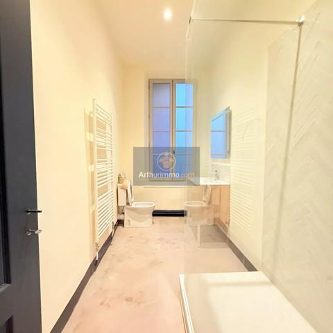 Location Appartement 6 pièces 147 m2 à Apt