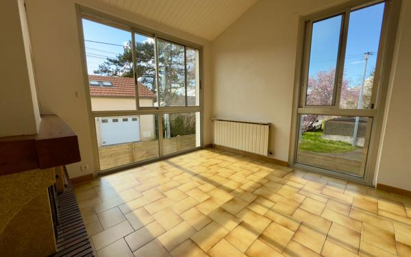 Maison à vendre    6 pièces • 121,80 m2 Saint-Benoît