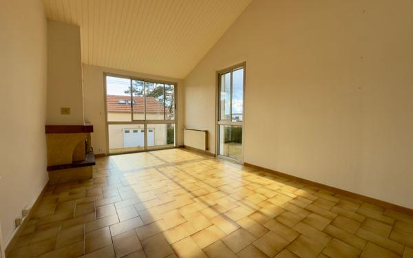 Maison à vendre    6 pièces • 121,80 m2 Saint-Benoît