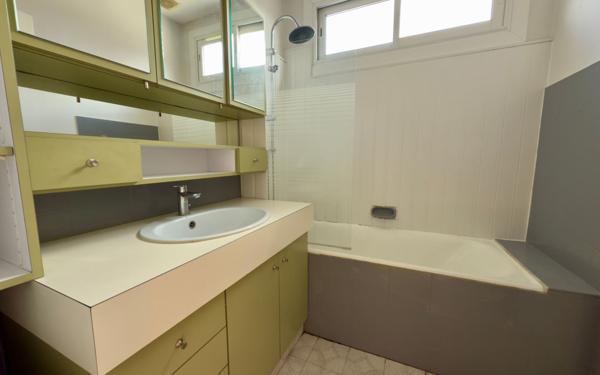 Maison à vendre    6 pièces • 121,80 m2 Saint-Benoît