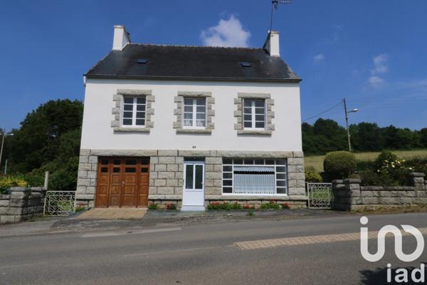 Maison de village 7 pièces de 156 m² à Lopérec (29590)