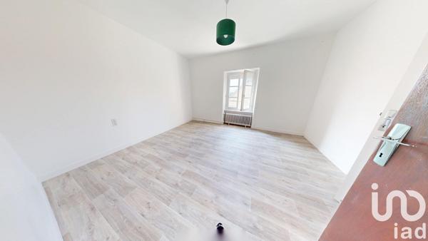 Maison de village 7 pièces de 156 m² à Lopérec (29590)