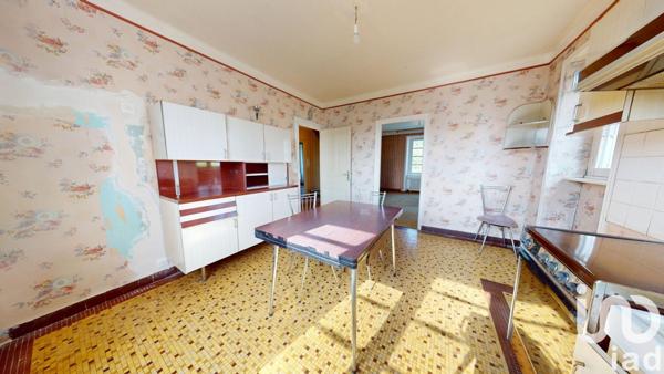 Maison de village 7 pièces de 156 m² à Lopérec (29590)