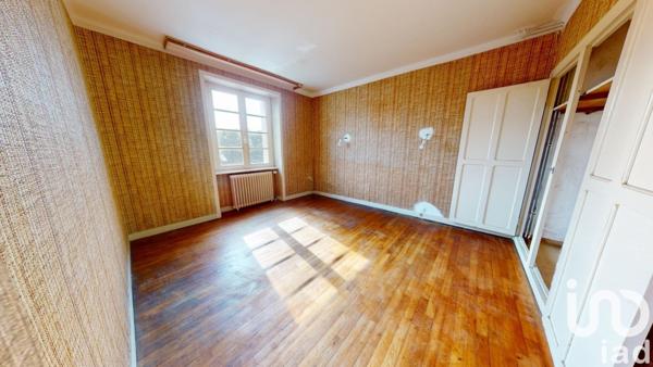 Maison de village 7 pièces de 156 m² à Lopérec (29590)