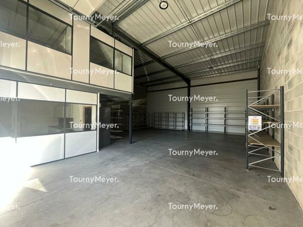 A LOUER - LOCAL D'ACTIVITES NEUF - VILLENAVE D'ORNON