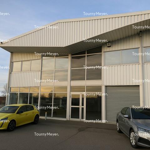A LOUER BORDEAUX-LOCAL D'ACTIVITES DE 500 M²-AXE PASSANT