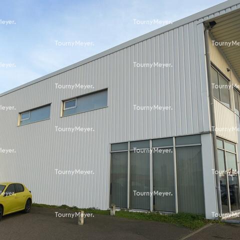 A LOUER BORDEAUX-LOCAL D'ACTIVITES DE 500 M²-AXE PASSANT