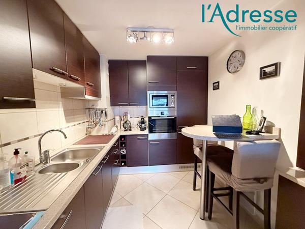 RARE 3 PIECES AVEC DOUBLE BOX ET 2 PARKING