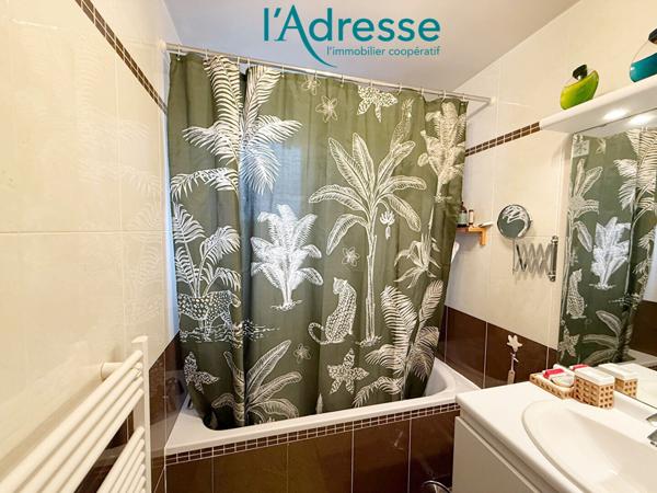 RARE 3 PIECES AVEC DOUBLE BOX ET 2 PARKING