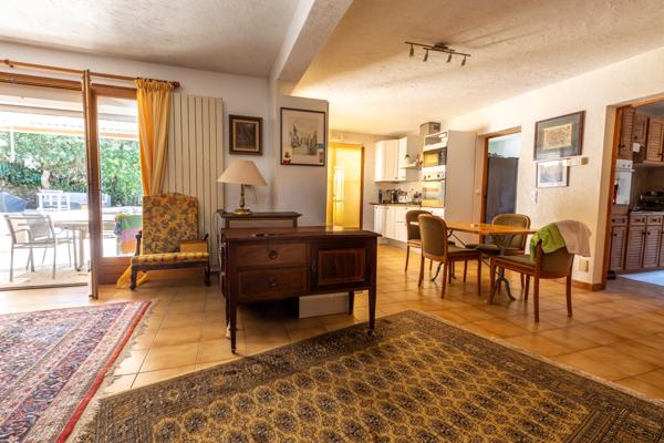 Villa au calme proche centre ville