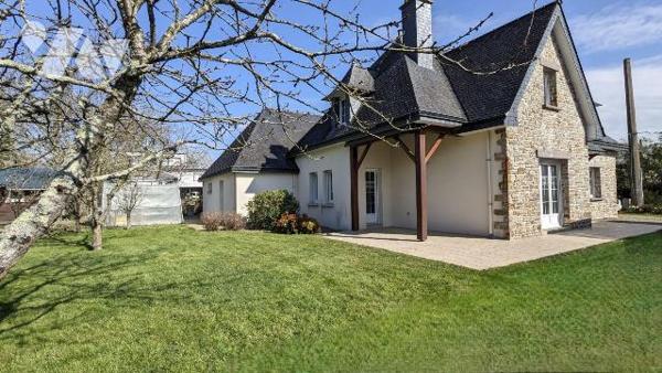 Exclusivement chez Maitre LE GUALES, à BRUZ, proche des commerces, des écoles, collège et lycée...