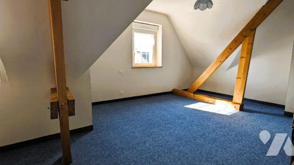 Exclusivement chez Maitre LE GUALES, à BRUZ, proche des commerces, des écoles, collège et lycée...