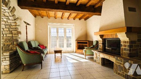 Exclusivement chez Maitre LE GUALES, à BRUZ, proche des commerces, des écoles, collège et lycée...