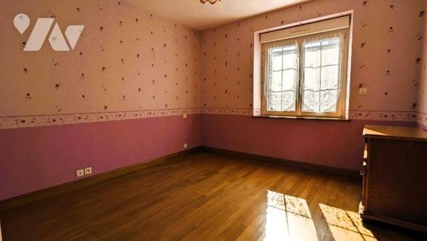 Exclusivement chez Maitre LE GUALES, à BRUZ, proche des commerces, des écoles, collège et lycée...