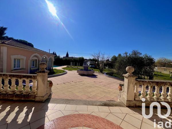 Maison traditionnelle 5 pièces de 178 m² à Rochefort-du-Gard (30650)