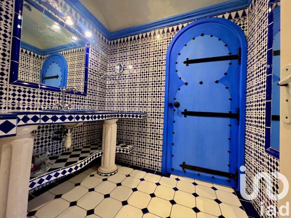 Maison traditionnelle 5 pièces de 178 m² à Rochefort-du-Gard (30650)