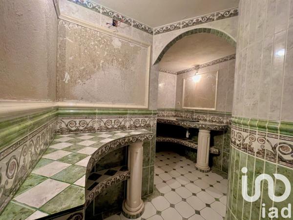 Maison traditionnelle 5 pièces de 178 m² à Rochefort-du-Gard (30650)