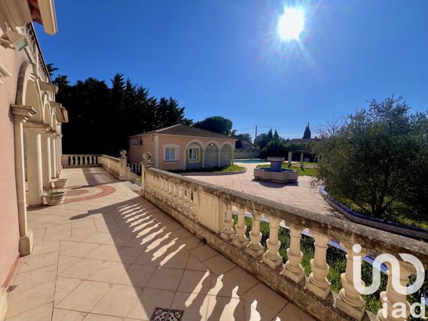 Maison traditionnelle 5 pièces de 178 m² à Rochefort-du-Gard (30650)