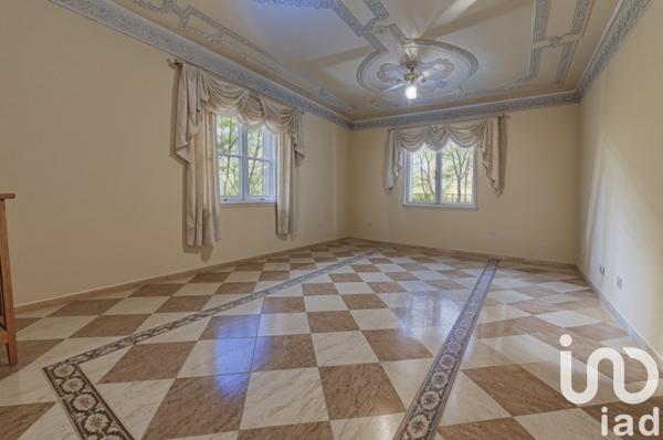 Maison traditionnelle 5 pièces de 178 m² à Rochefort-du-Gard (30650)