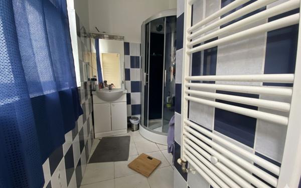 Maison à louer    5 pièces •  Charmes